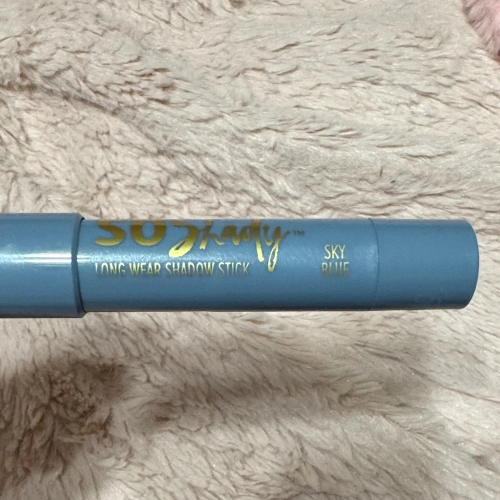 Belle Beauty Shadow Stick - Sky Blue